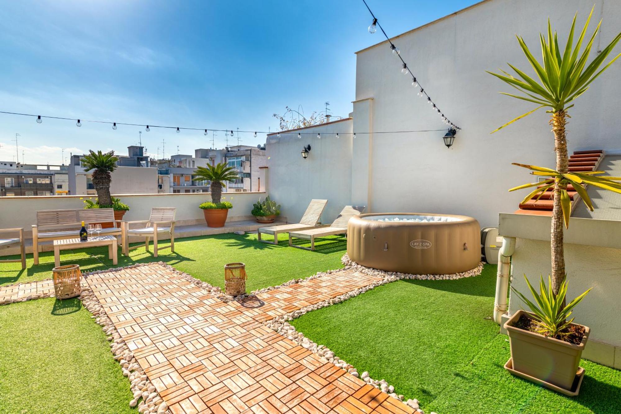 150Mq Rooftop Paradise - Spacious Private Terrace Bari Buitenkant foto