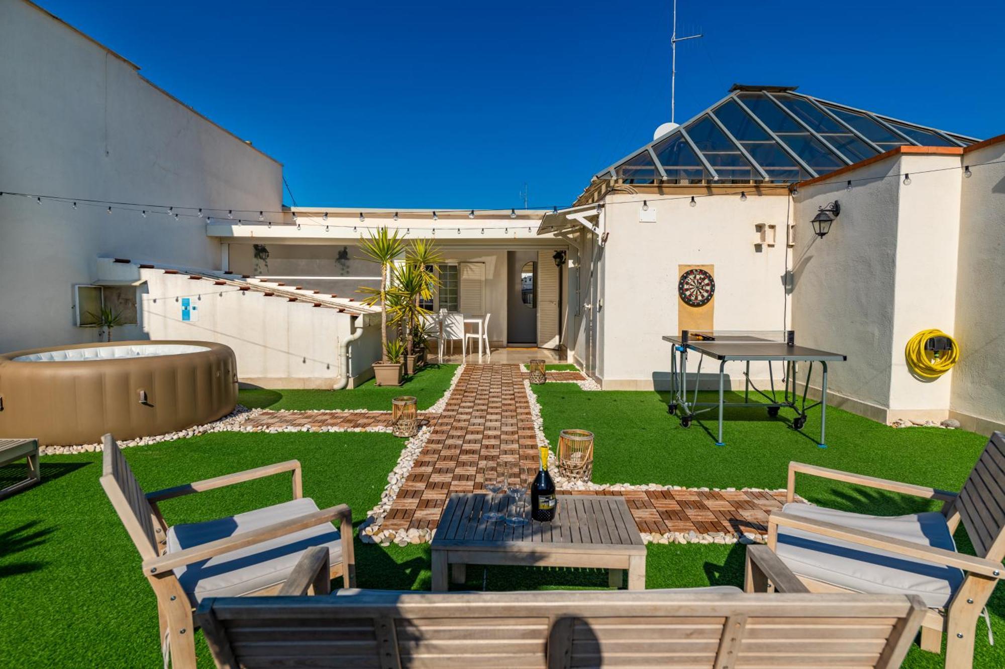 150Mq Rooftop Paradise - Spacious Private Terrace Bari Buitenkant foto